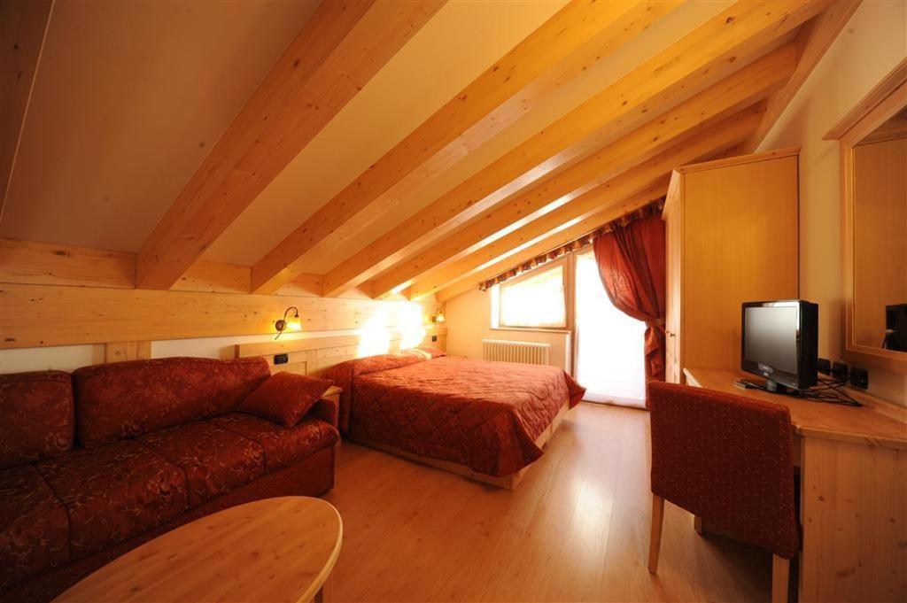 Hotel Canada Pinzolo Phòng bức ảnh