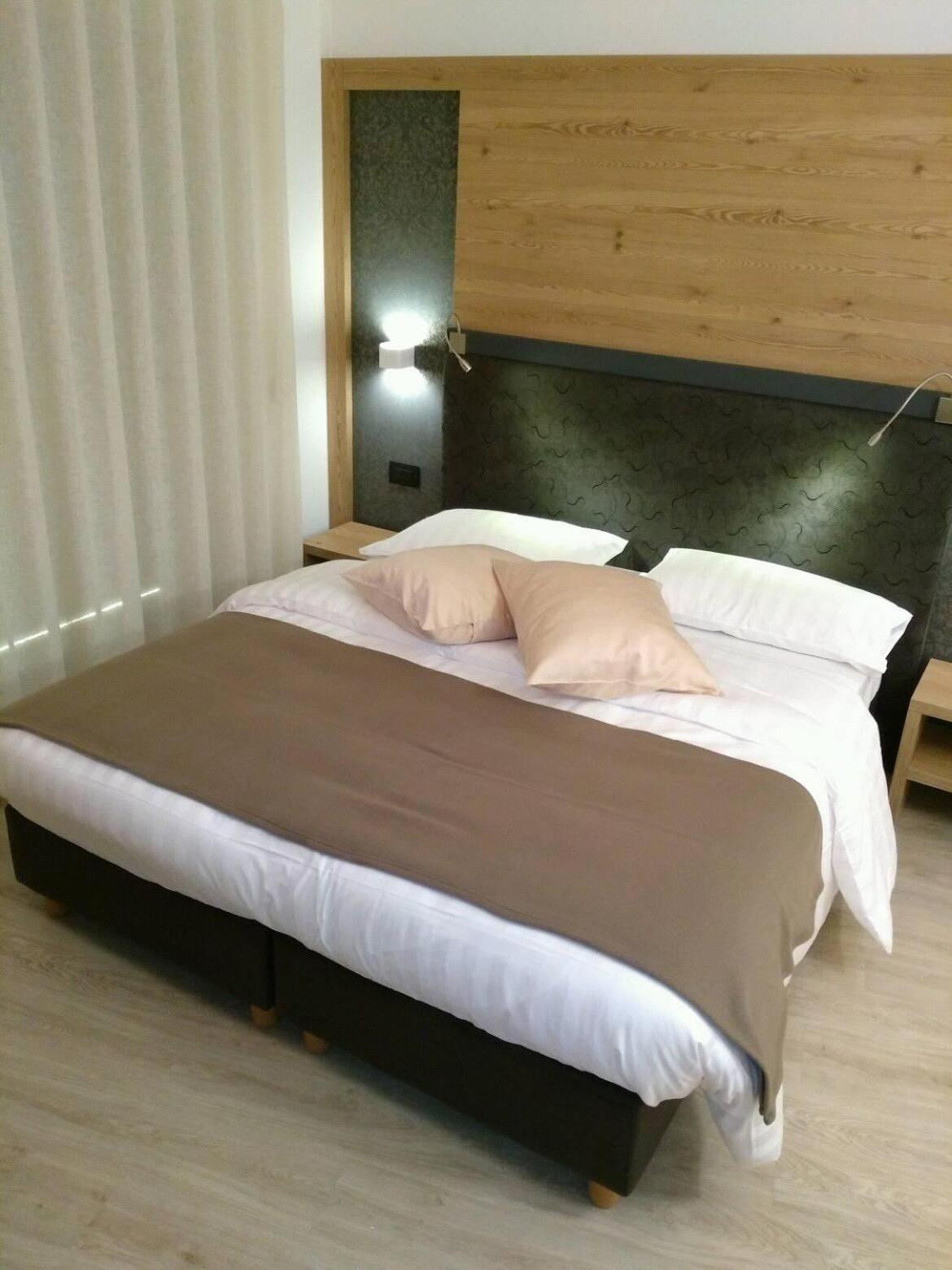 Hotel Canada Pinzolo Ngoại thất bức ảnh