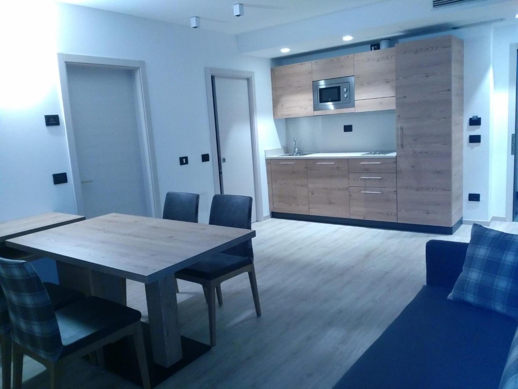 Hotel Canada Pinzolo Ngoại thất bức ảnh